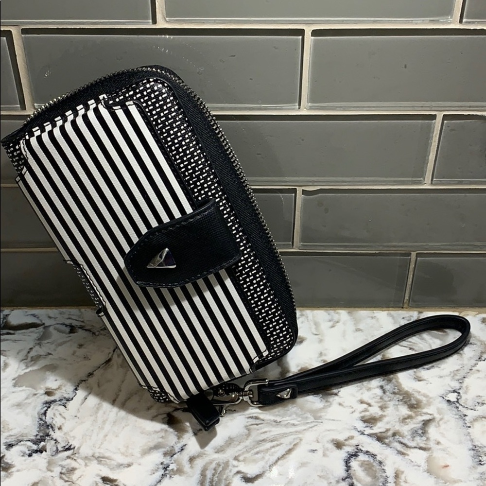 Stella & Dot Wristlet/Zip-around Phone Wallet